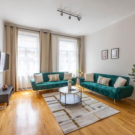 Stylish & Cozy City Center Apartment By Prestige Homes Budapest Eksteriør bilde