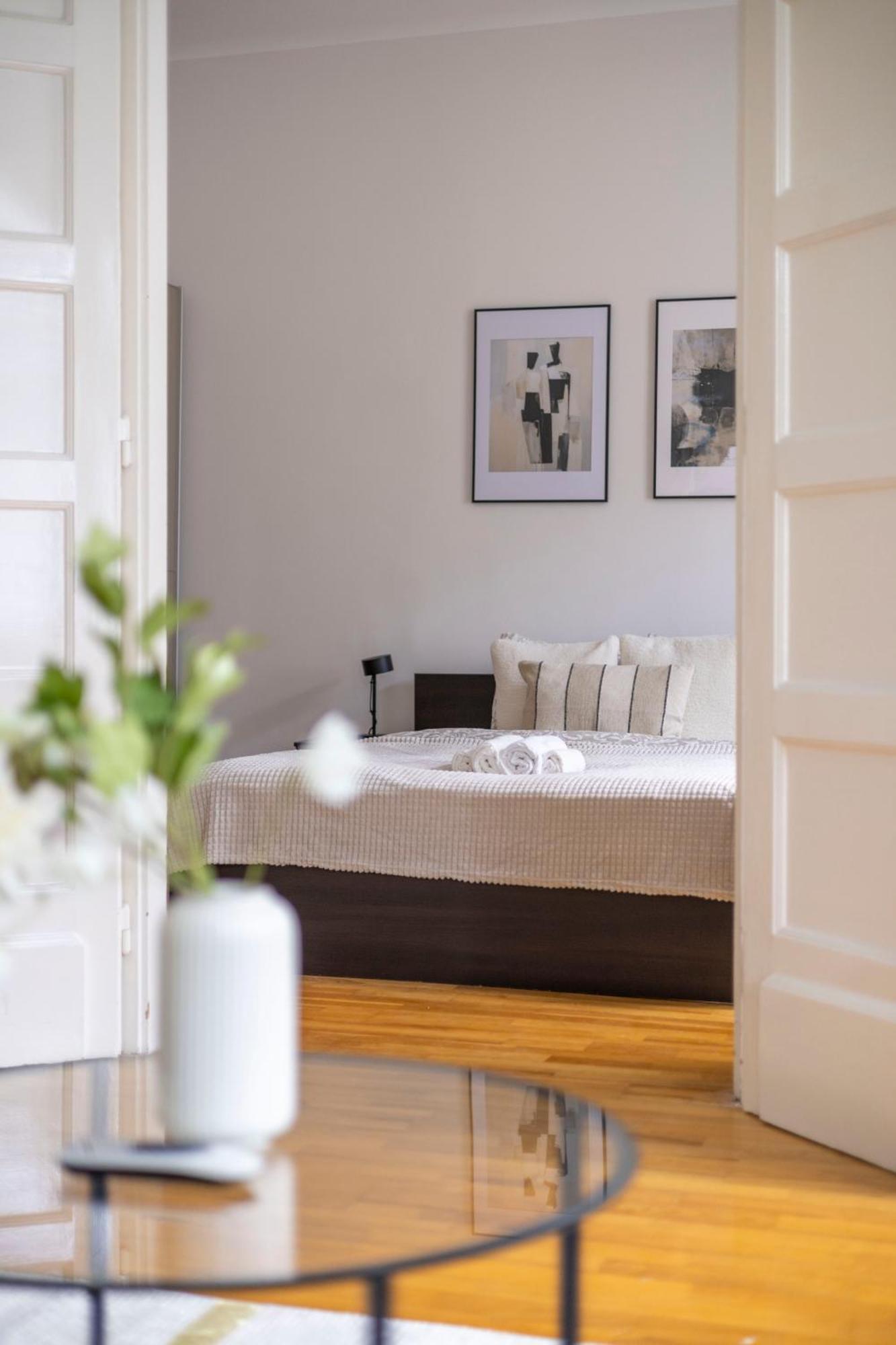 Stylish & Cozy City Center Apartment By Prestige Homes Budapest Eksteriør bilde